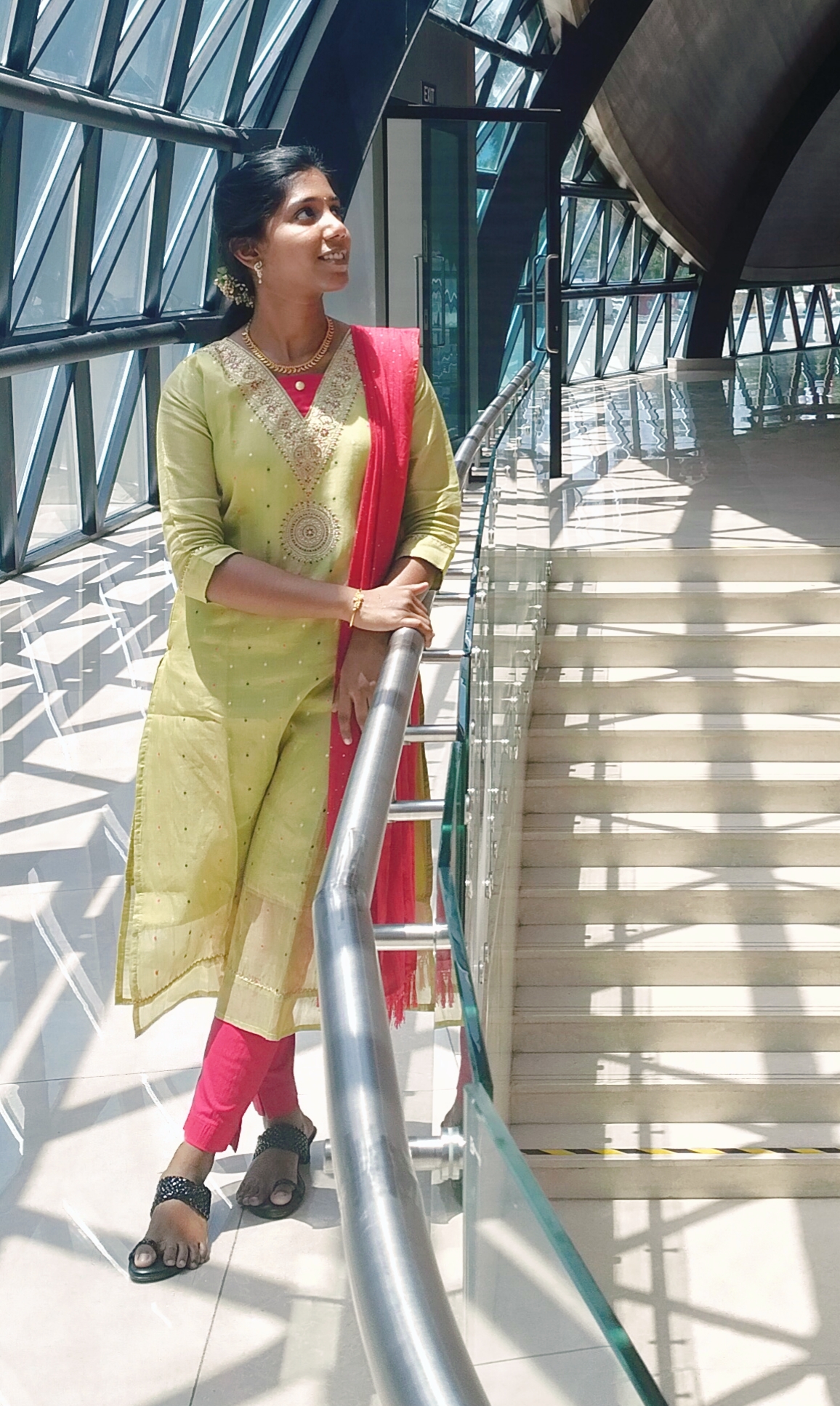 Jayasri looking clueless in the mall